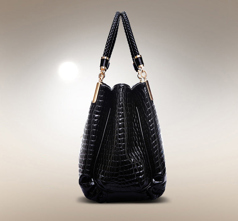 Vivenza | Durable Elegance Handbag with Crocodile Pattern