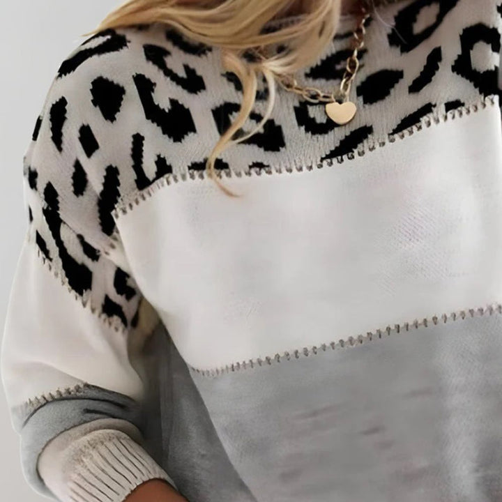 Inaya | Women's sweater with animal print